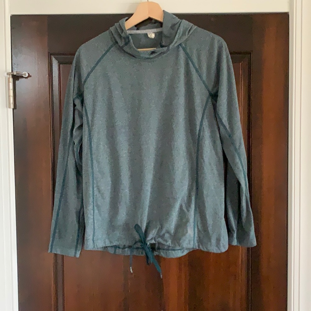 Under Armour hooded Long sleeve T